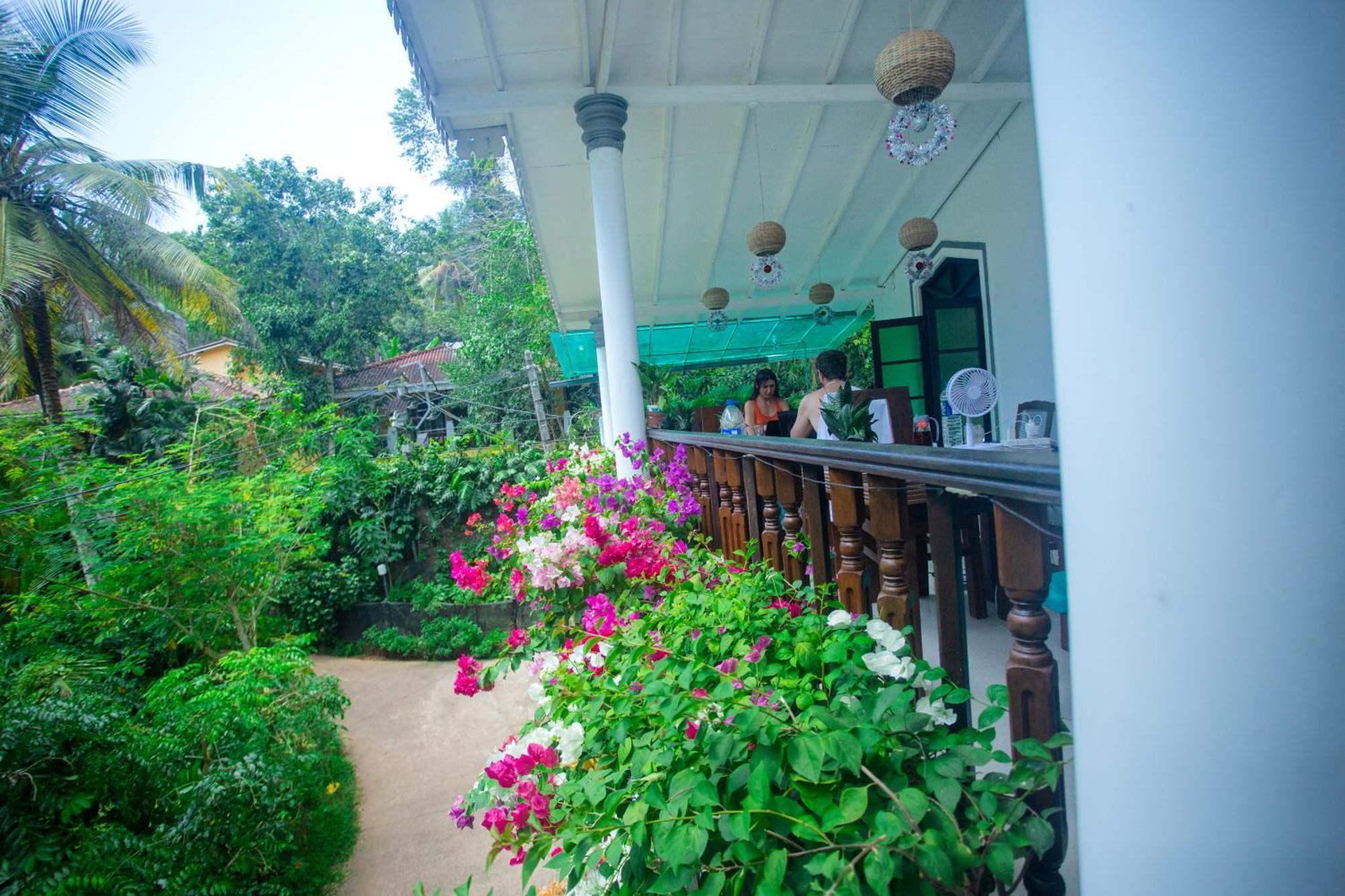 La Villa Unawatuna Bagian luar foto